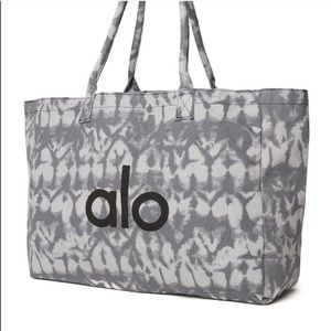 Alo Yoga Shopper Tote